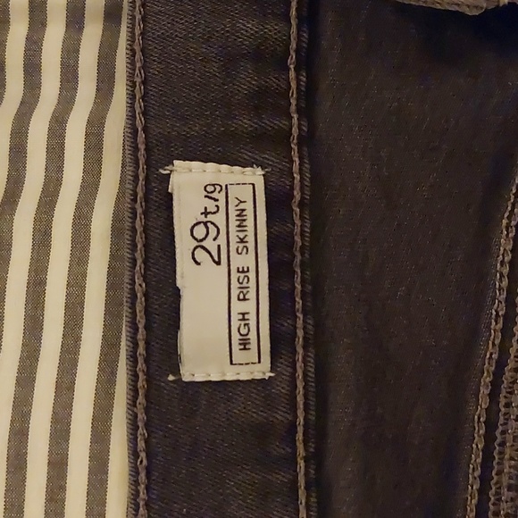 [Gap] Ladies Gray Skinny Jeans - Picture 3 of 4